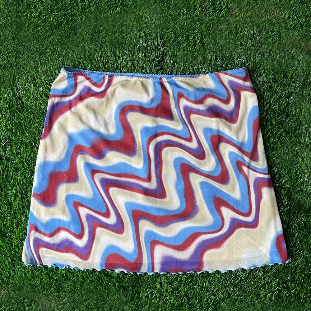 Retro Wave Pattern Miniskirt (Size XL)